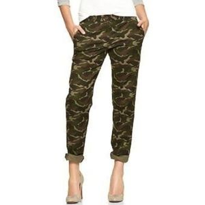 Gap camouflage broken-in straight leg khakis sz 2
